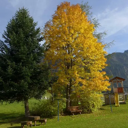 Rief Ingrid Und Hubert * 탄하임